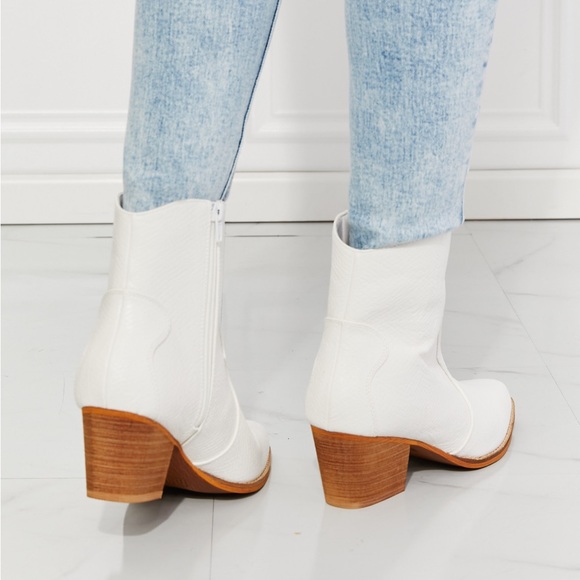 MMSHOES WATERTOWER TOWN FAUX LEATHER WESTERN ANKLE BOOTS WHITE - Picture 4 of 6